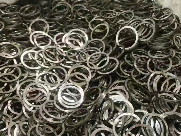 無縫管切割（gē）件
